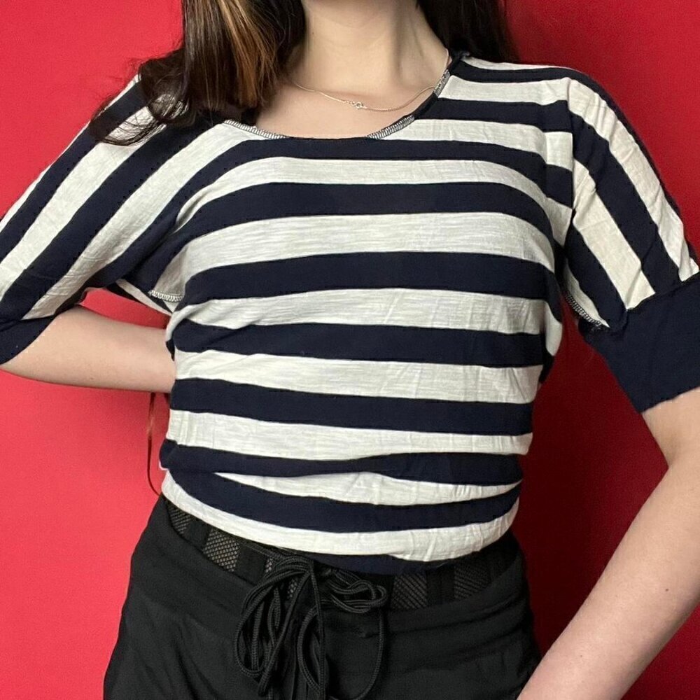 Horizontal striped navy blue and white mid sleeve top